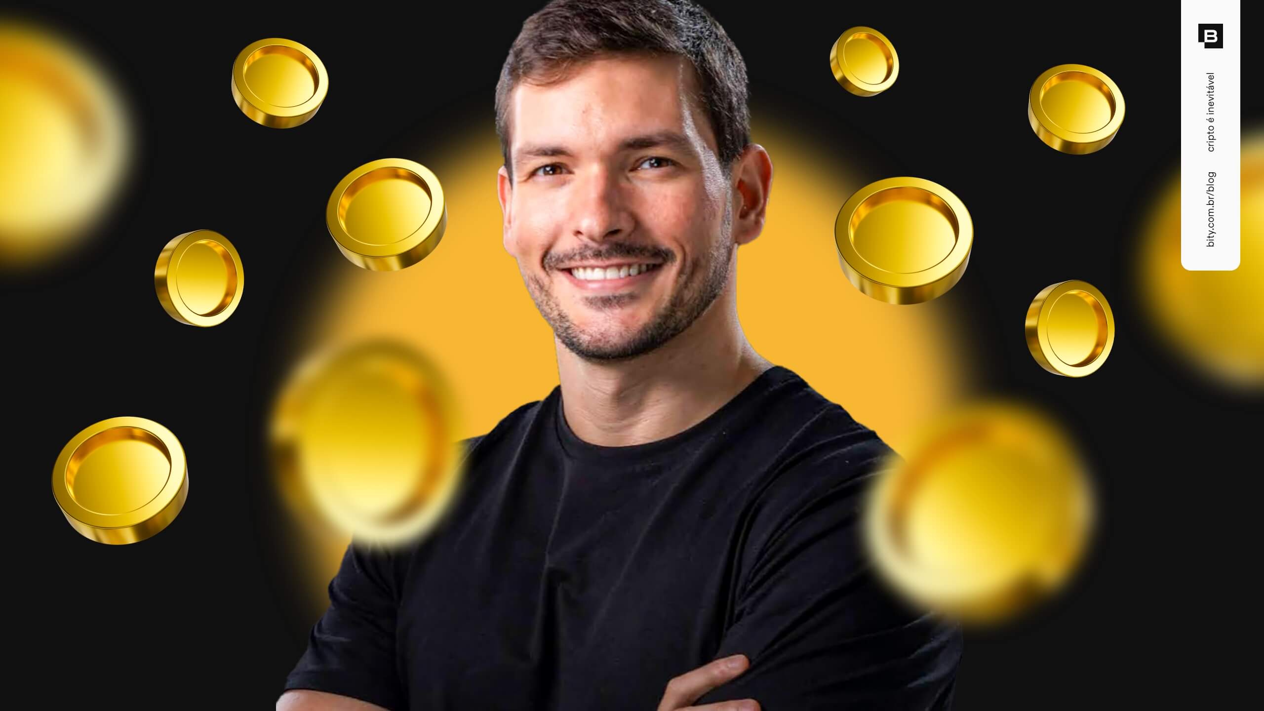 Bruno Perini em fundo preto e amarelo com moedas flutuando